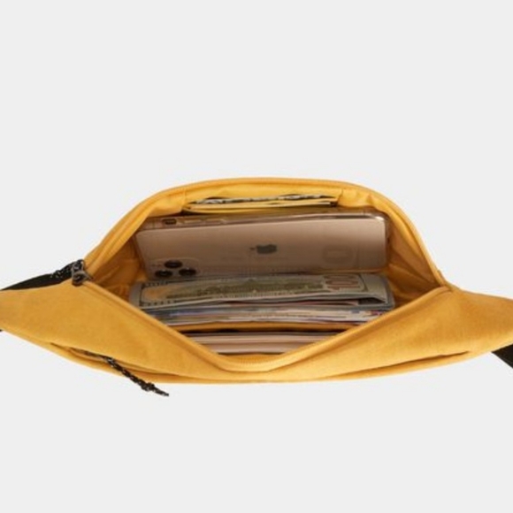 Travelon Coastal RFID Waist Bag - Picture 9 of 9